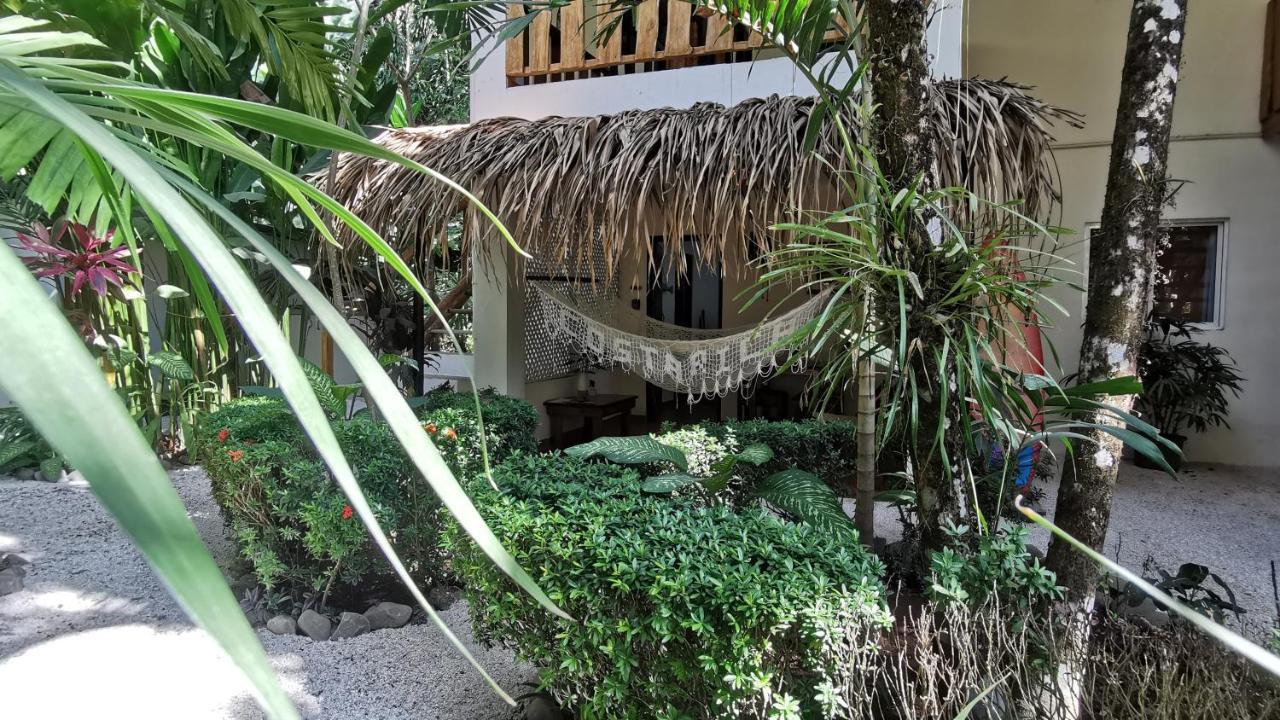 Colibri Apartments - 4 Min Walk To The Beach! Playa Santa Teresa  Bagian luar foto