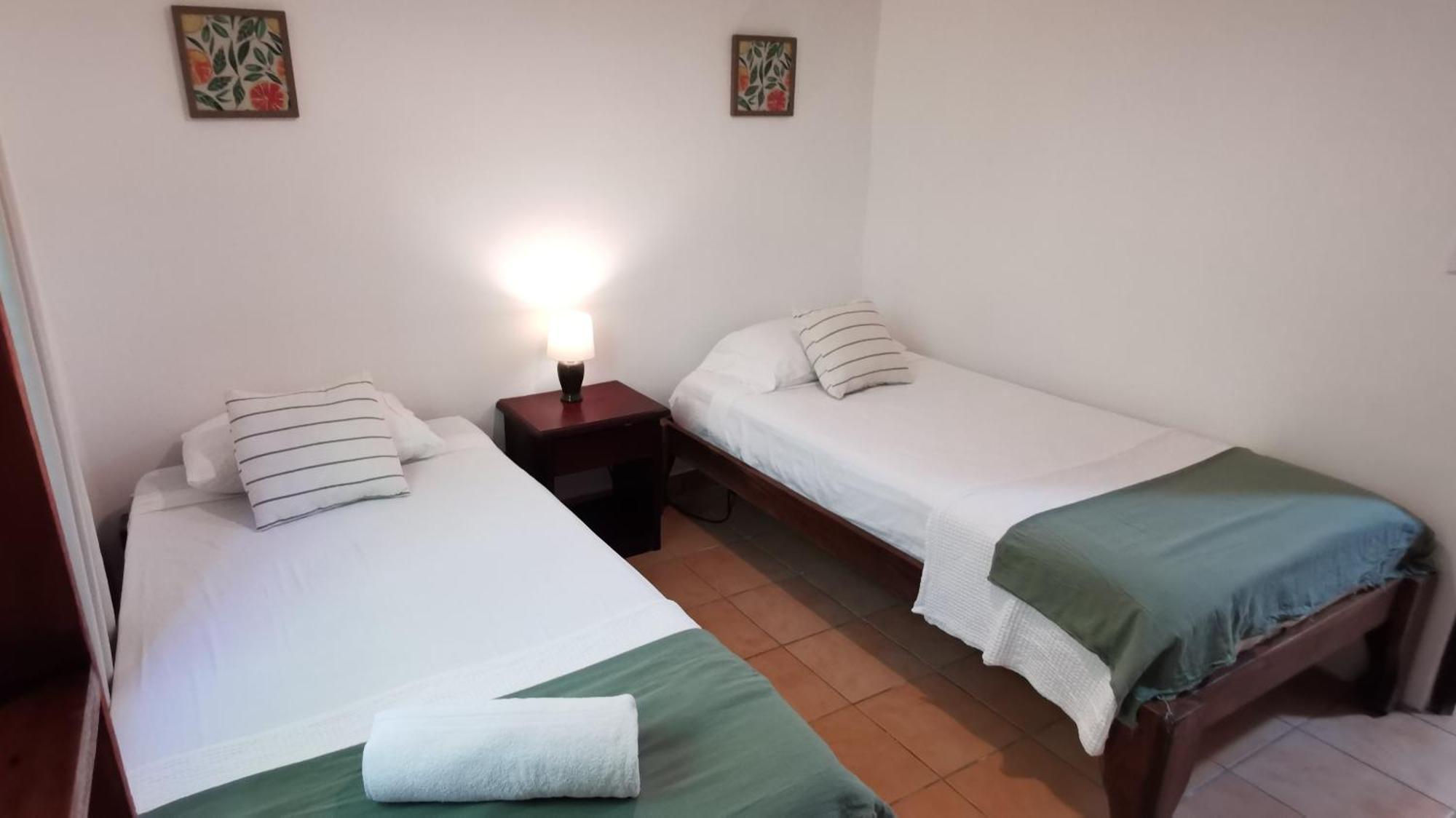 Colibri Apartments - 4 Min Walk To The Beach! Playa Santa Teresa  Ruang foto